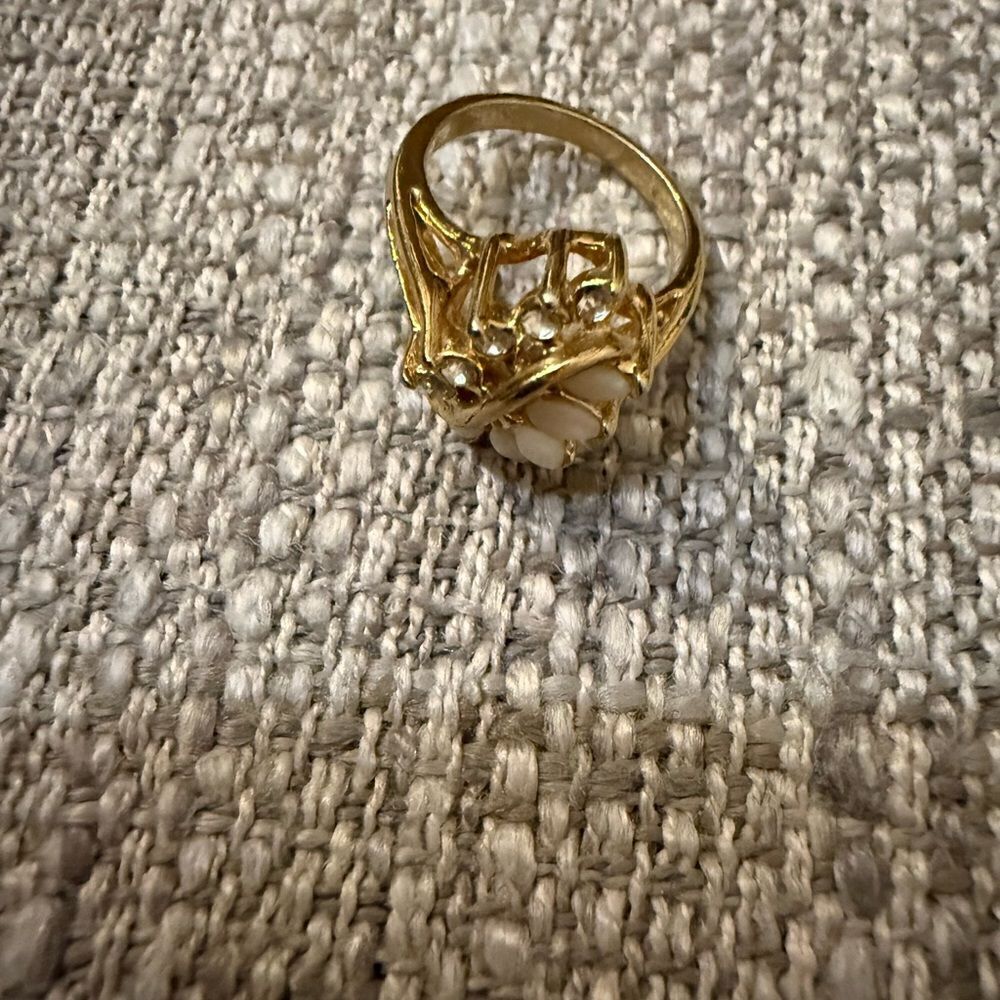 Elegant Gold tone and White opal and gemstone Ring size 6.5